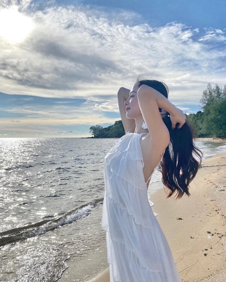 Nữ sinh Đà Nẵng tung loạt ảnh bên bờ biển khiến dân tình 'xôn xao' | Phụ Nữ  Sức Khỏe